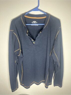 Pacific Trail Men's Navy V-Neck Henley Sweater with Contrast Stitching